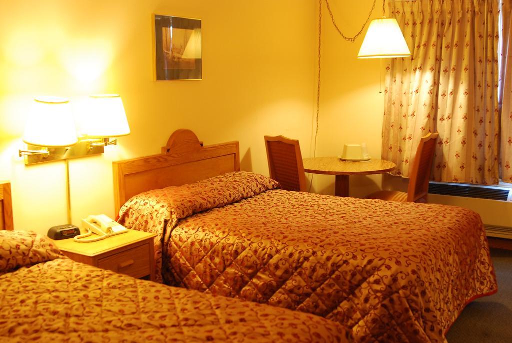 Luck Country Inn Værelse billede